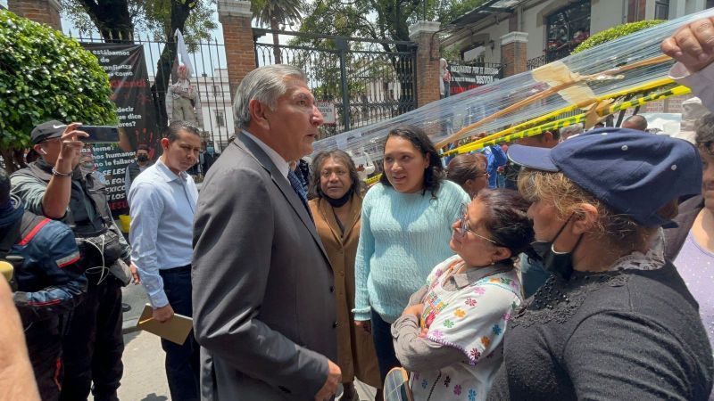 #Video Adán Augusto López atiende personalmente a manifestantes en Segob. Foto de Segob