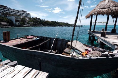 Localizan en Isla Mujeres barcaza en la llegaron indocumentados