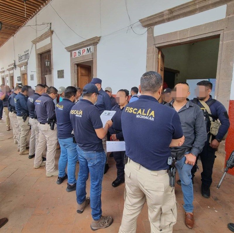 detención policías municipales Taretan Michoacán