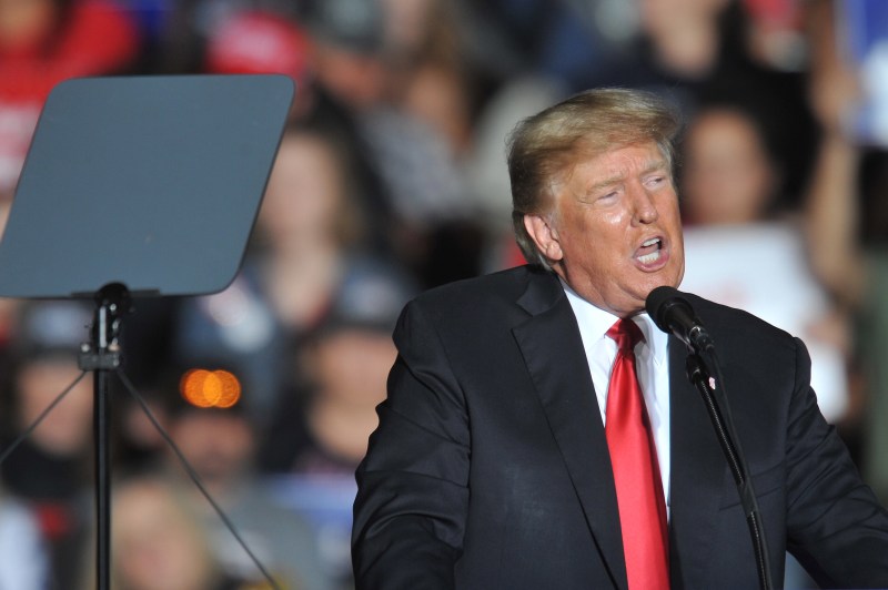 Juez bloquea intento de Trump de demandar a escritora que denunció abuso. Foto de EFE