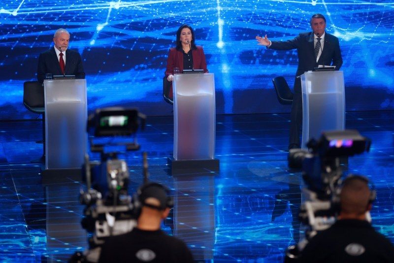 Lula da Silva mantiene 12 puntos de ventaja sobre Bolsonaro en nuevo sondeo