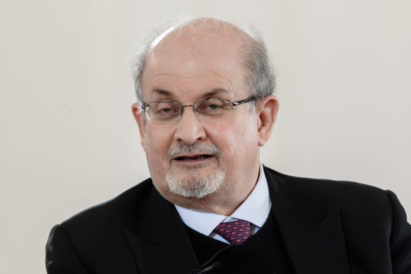 Salman Rushdie, el escritor que lleva más de tres décadas temiendo por su vida. Foto de EFE