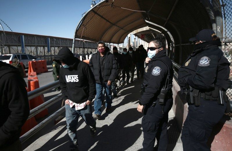 La Corte Suprema de EE.UU. se ocupará de la disputa por "Quédate en México"