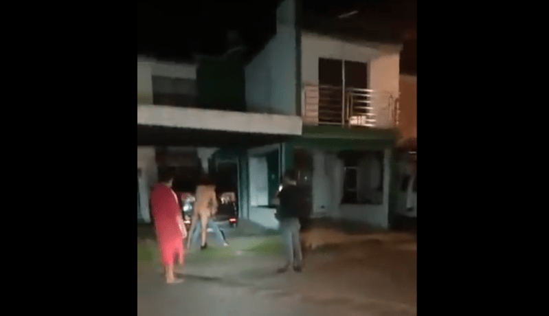 Semar investiga agresión de un elemento a mujer en Michoacán. Foto tomada de video