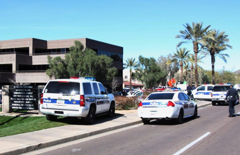Sujeto dispara al azar y deja dos muertos y cinco heridos en Arizona. Foto de EFE