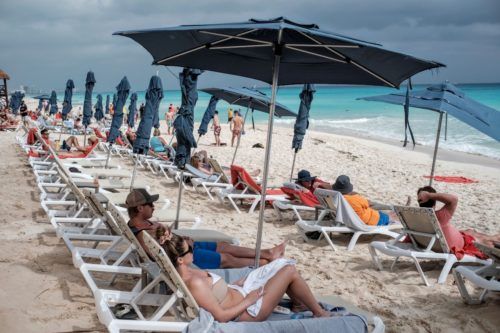 A diario llegan al Caribe Mexicano más de 43 mil turistas