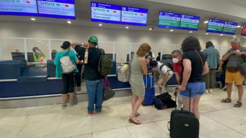 Reportan jornada sabatina de más de 500 vuelos en el aeropuerto de Cancún