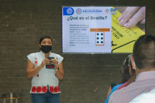 Inaugura DIF Solidaridad taller de enseñanza del sistema Braille