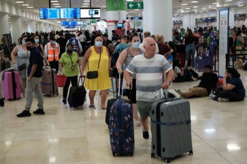 Reporta aeropuerto de Cancún 456 vuelos para este lunes
