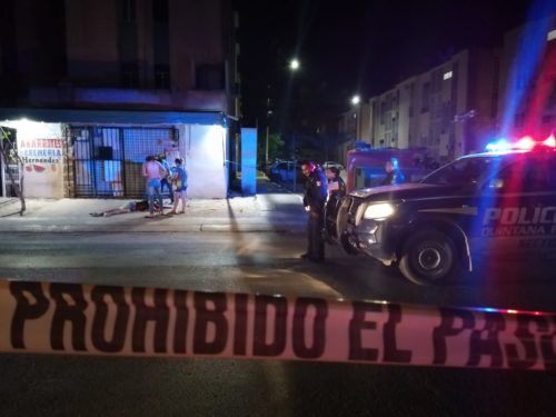 HERIDO DE GRAVEDAD || Balean a sujeto en el fraccionamiento Paraíso Maya en Cancún