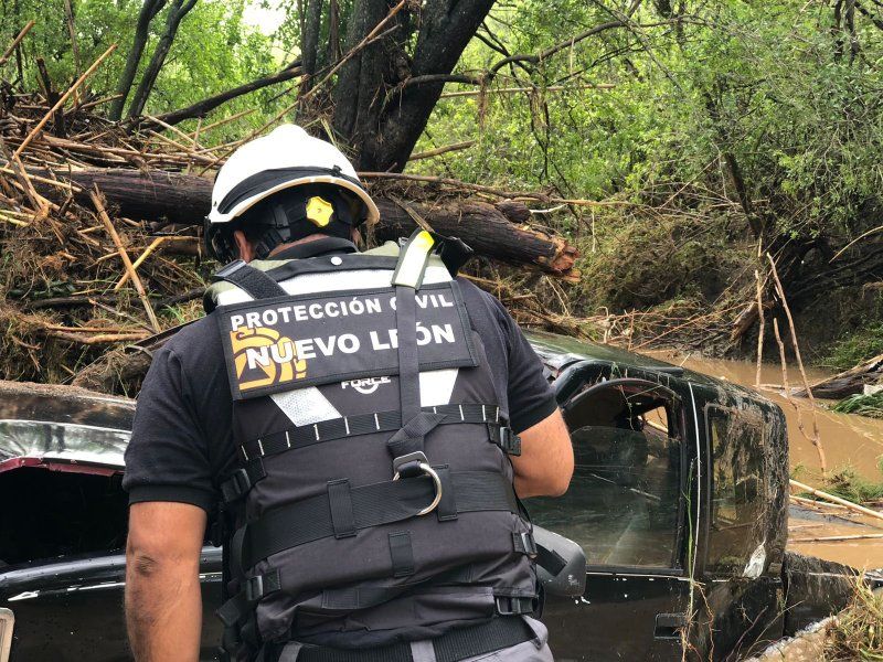 camioneta muertos Cadereyta lluvias Nuevo León