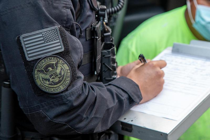 ICE DHS EEUU migrantes tarjeta