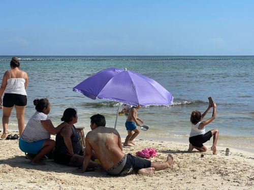 Se asoma el fin de la temporada de sargazo en las playas de Quintana Roo
