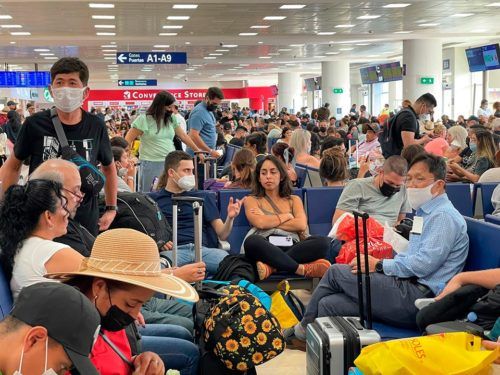 Reporta aeropuerto de Cancún 447 vuelos pare este martes