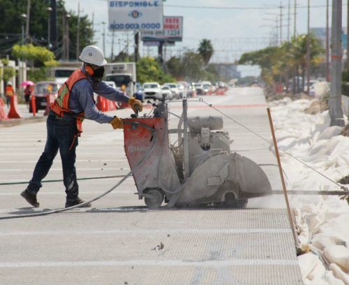 Avanzan obras sobre boulevard Colosio de Cancún