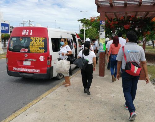 Interviene gobierno municipal en conflicto entre operadores del transporte público de Cancún