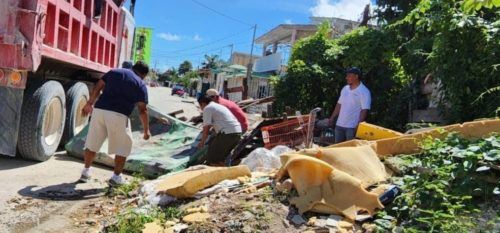 Con la suma de esfuerzos entre sociedad y gobierno, Puerto Morelos combate el dengue.