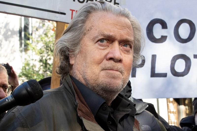 La Fiscalía reprocha a Bannon creerse que está por encima de la ley