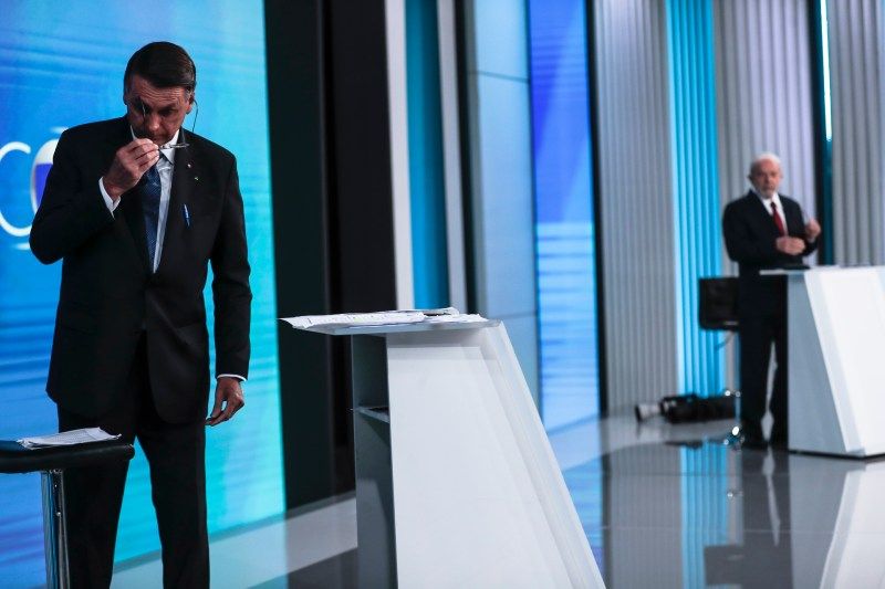 Lula y Bolsonaro escarban en el pasado para atacarse en el último debate