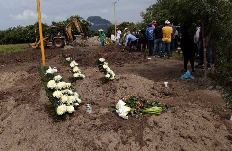 Luto y miedo un día después de la masacre de San Miguel Totolapan. Foto de EFE