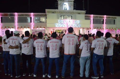 Con megaclase de baile motivan a la prevención del cáncer