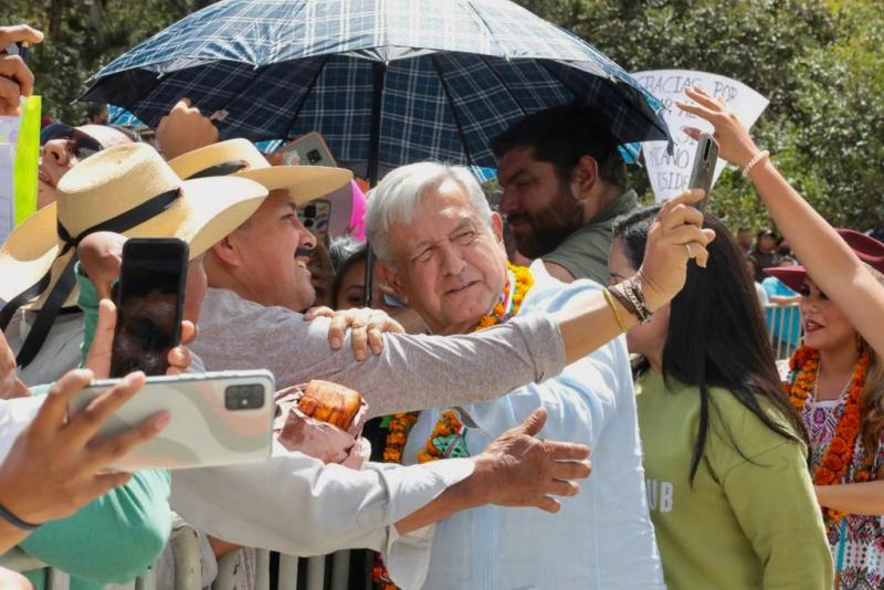 AMLO López Obrador Olinalá Guerrero medicamentos