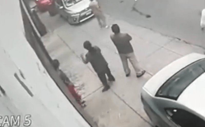 #Video Cámaras de seguridad captan agresión contra Alfredo Adame. Foto tomada de video