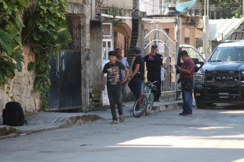 Roban 200 mil pesos en Puerto Aventuras; irrumpen domicilio y balean un hombre