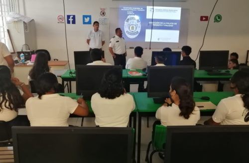 Imparten curso de educación vial a estudiantes del Colegio de Bachilleres de Puerto Morelos
