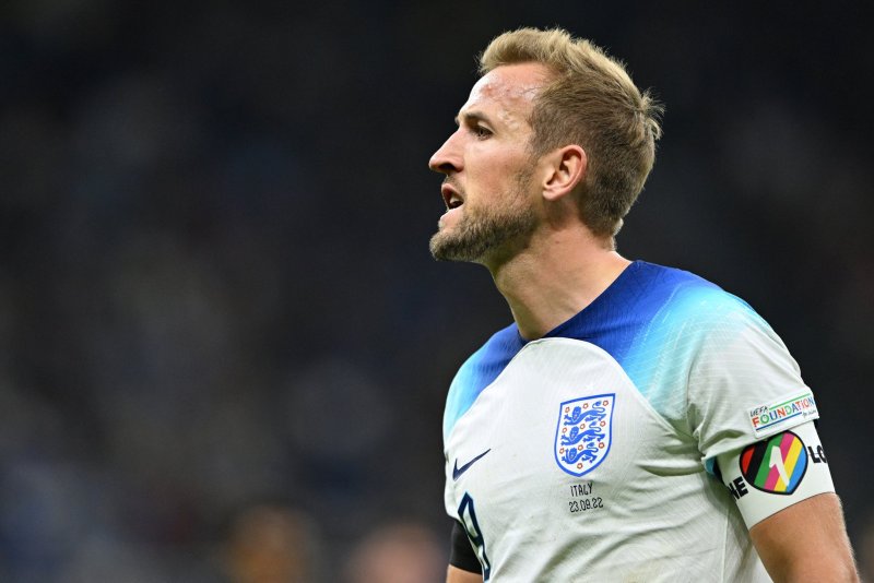 FIFA prohíbe a Inglaterra y Kane uso de brazalete multicolor