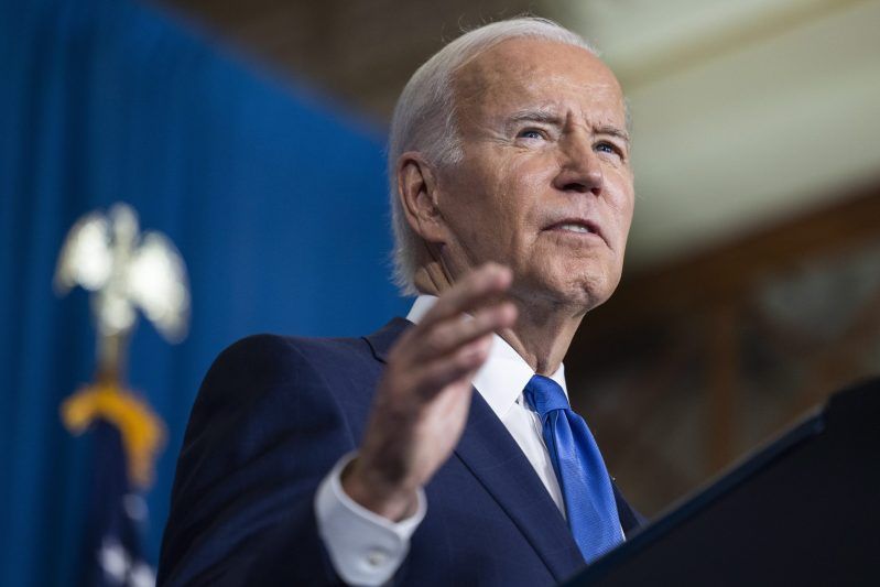 "Lideraremos la producción de chips, la competencia del siglo 21", asegura Biden. Foto de EFE