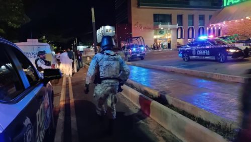 Asesinan en el interior de un restaurante de Cancún al “Cejas” conocido empresario local