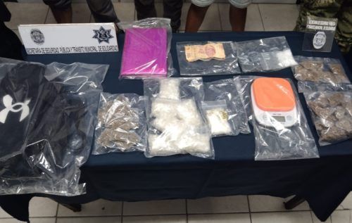 Arrestados dos menores y un adulto por vender drogas en Playa del Carmen