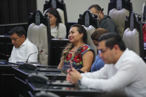 Congreso da entrada a iniciativa pro lengua maya presentada por Silvia Dzul