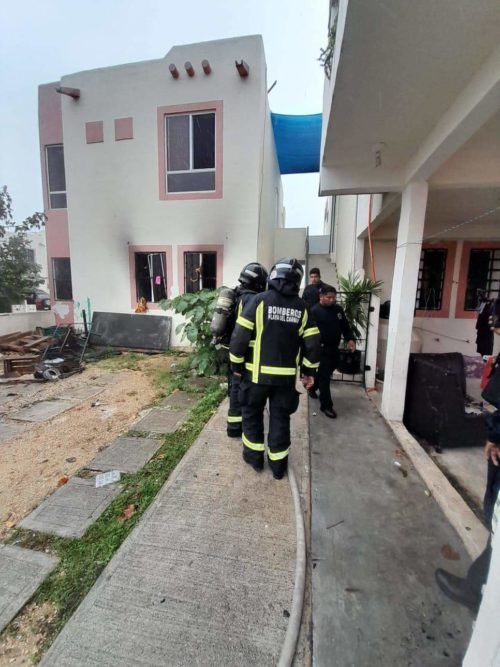 PERRITO ARRANCA LA MANGUERA DEL GAS Y ESTALLA || Flamazo en el interior de una casa en Villas del Sol