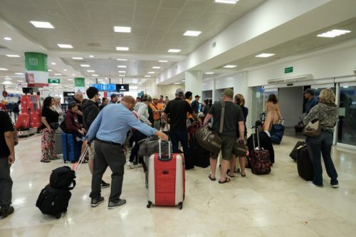 Reporta aeropuerto de Cancún 603 vuelos en el inicio de semana