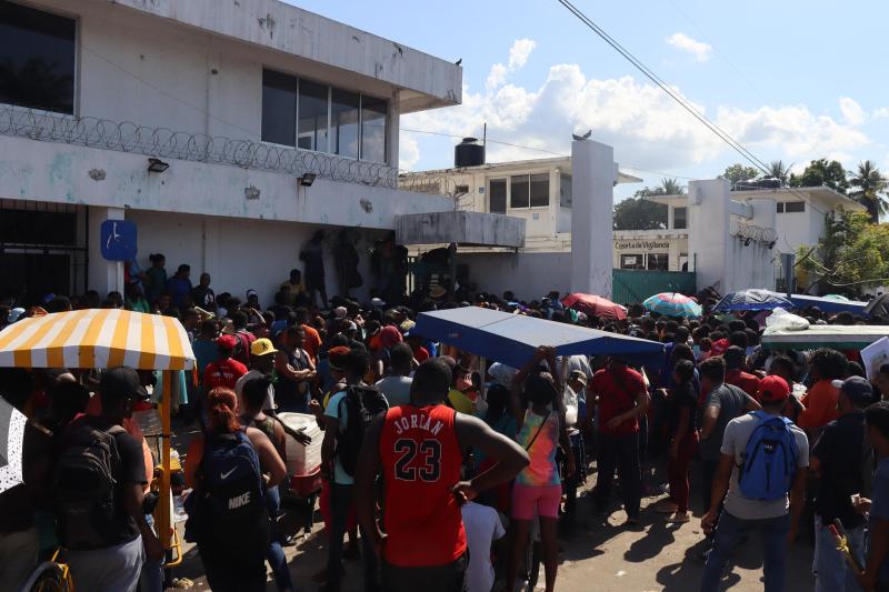 El 2022 marcó un drama para migrantes venezolanos en su paso por México - migrantes-venezolanos-en-tapachula-1024x683
