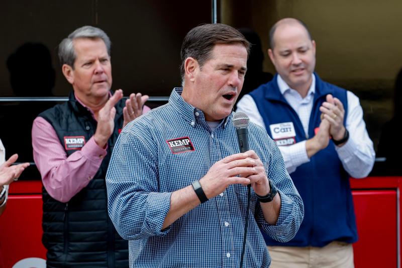 Arizona Doug Ducey muro