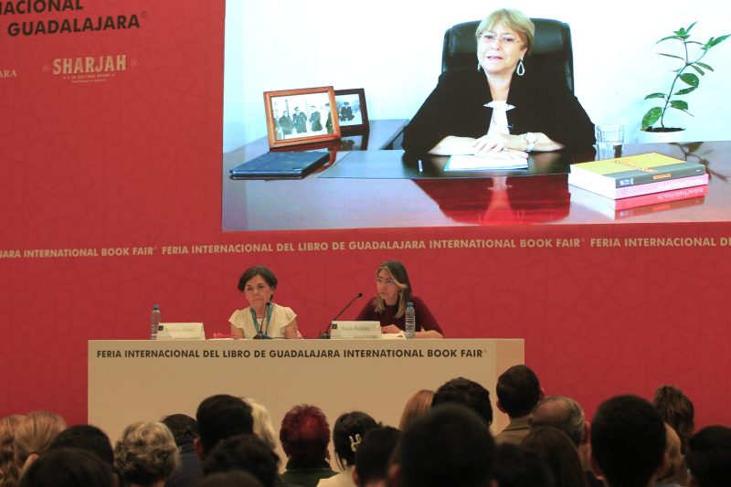 Michelle Bachelet llama a fortalecer participación ciudadana en AL desde la FIL Guadalajara. Foto de EFE