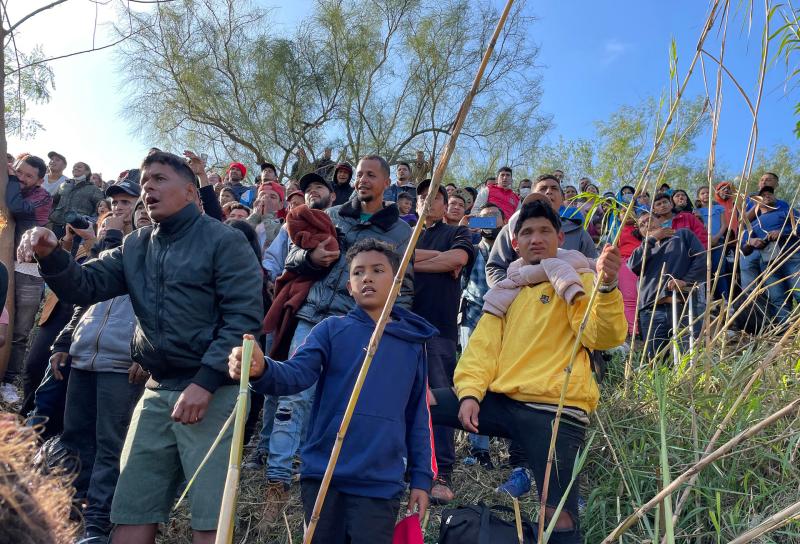 Migrantes se lanzan al Río Bravo para llegar a Estados Unidos - 35e6b5abf221e8902874c49f465f3a5ecb5d2b54w-1024x696