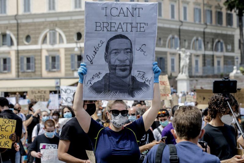 Sentencian a tres años y medio de cárcel a policía implicado en la muerte de George Floyd. Foto de EFE
