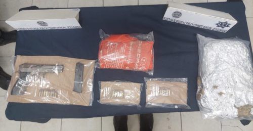 Capturan a tres presuntos sicarios en el Ejido; decomisan drogas y arma de fuego