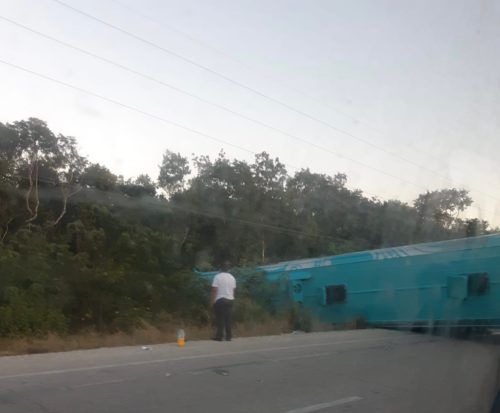 DEL VALLE TRANSPORTADORA MALDITA || Vuelca autobús al quedarse dormido al conducir