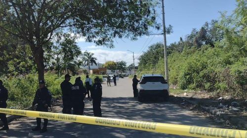 Ejecutan a un hombre, quedan heridos a su esposa y hijo en Chetumal