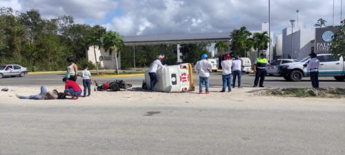 SIN MIEDO AL ÉXITO || Mototaxi de Villas del Sol le deja ir la carrocería a motociclista