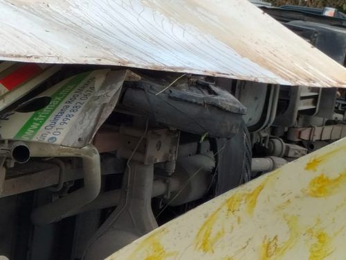 Pinchadura de llanta provoca aparatosa volcadura en la carretera 307