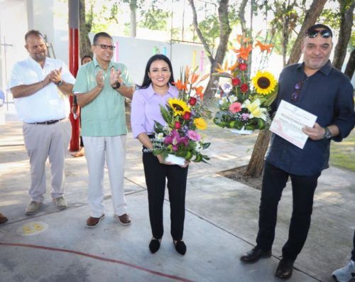 Recibe Blanca Merari de Fundación Cid, obras de mejoramiento en un jardín de niños de Puerto Morelos