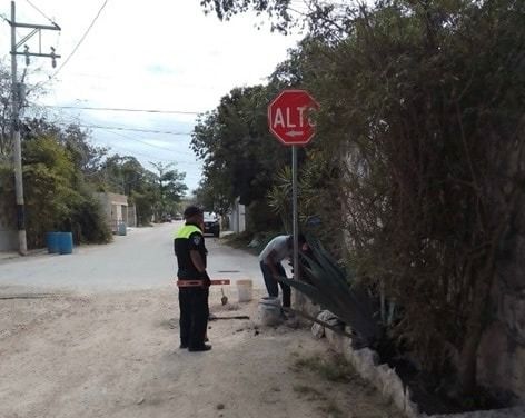 Coloca señalética vial para prevenir accidentes de tránsito en Tulum