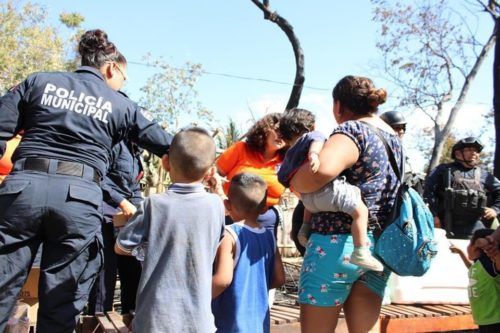 Entregan despensas a damnificados por incendio en Tulum