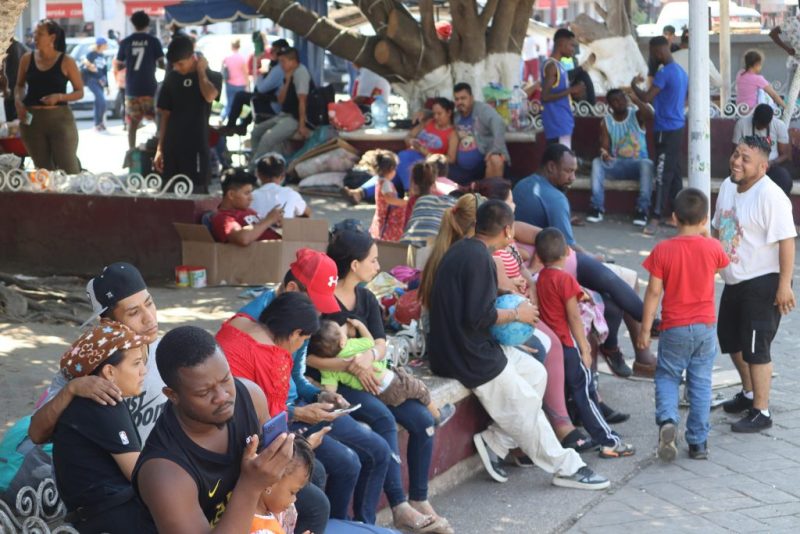 Alistan en Tapachula primera caravana migrante del año hacia EE.UU. - migrantes-en-tapachula-en-espera-de-partir-en-caravana-hacia-eeuu-1024x683